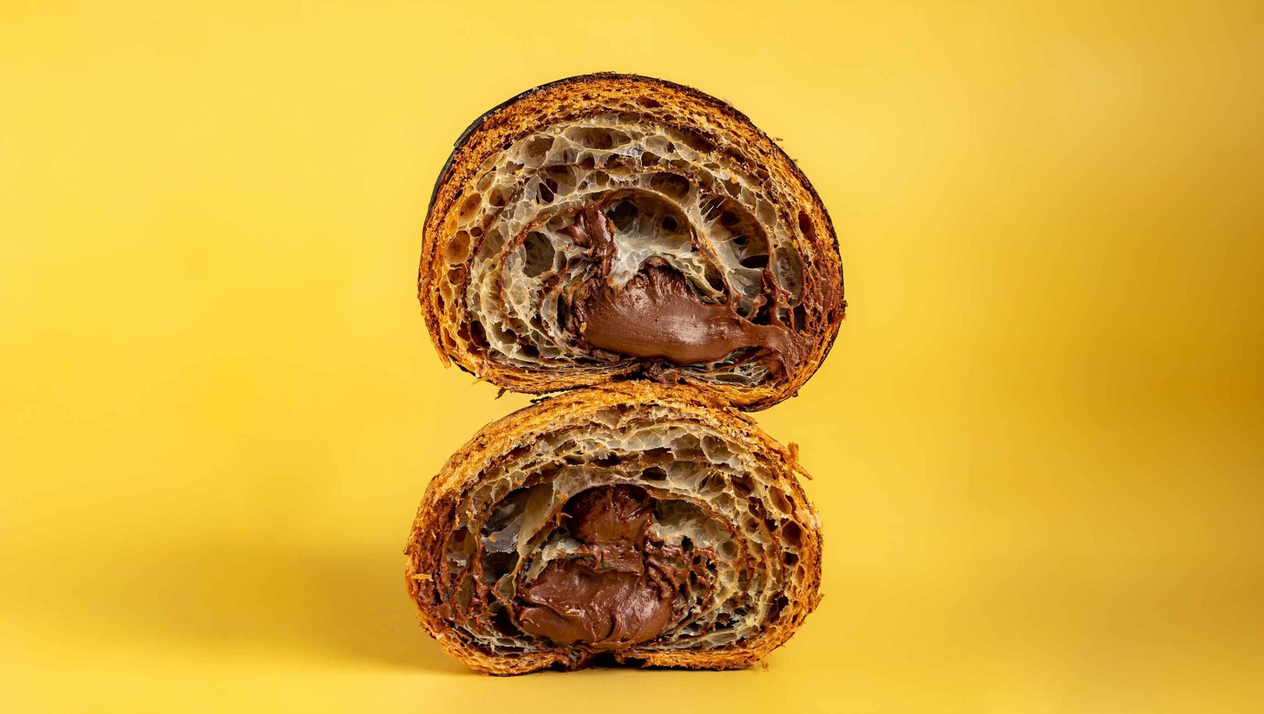 CROISSANT_CHOCOLATE_CUT-compressed